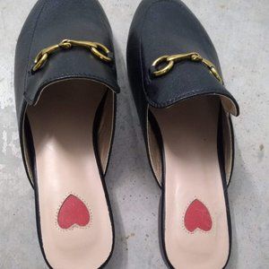 Larosa Style Red Heart Buckle Shoes Mules | Black  | Size 39 (US 8)